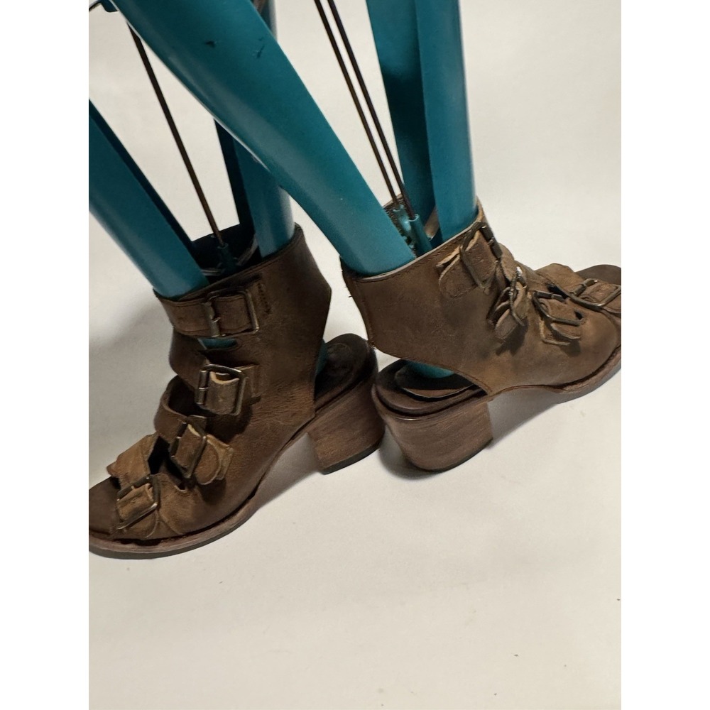 Freebird by Steven Womens Brown Leather Strappy Buckle Sandals FB-Quail Size 6